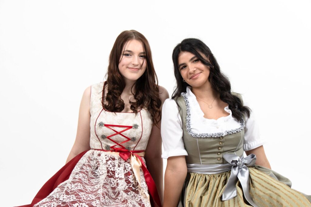 Dirndl 3AHM SJ 2021_2022 (35)