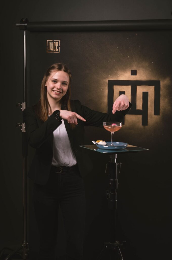 Bartender - IWCC - Laura Meschnark
