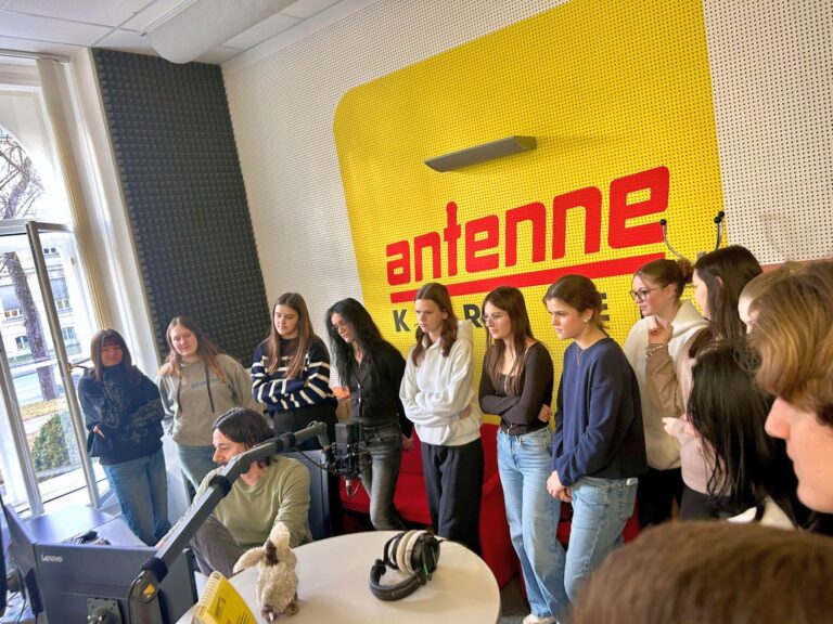WI’MO-Medienexpert*innen zu Gast bei Antenne Kärnten