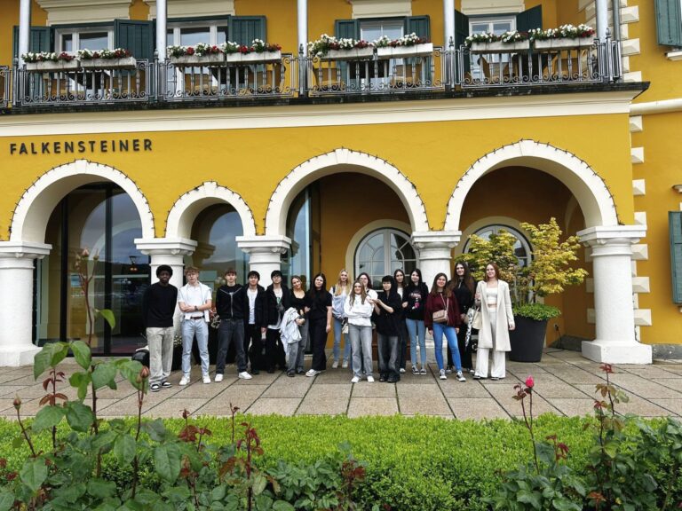 „Wie die Stars“: 2AMW im Schlosshotel Velden