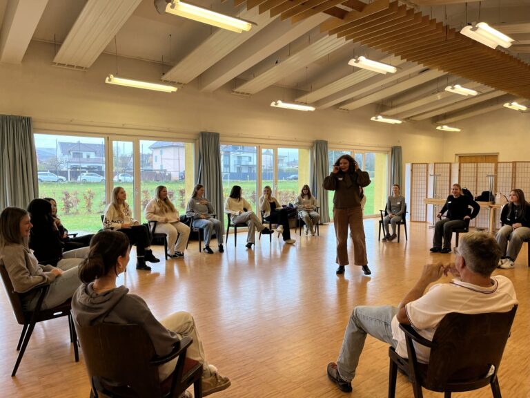 Zeit für Zusammenhalt: Orientierungstag der 1CHW