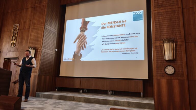 Den Weg zum Glück finden: Fachschulen bei Messe zu Beruf und Bildung