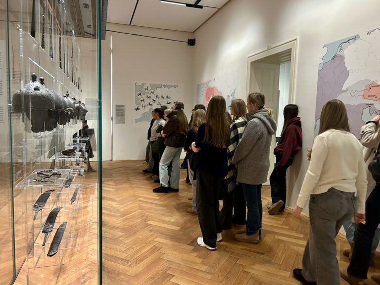 Exkursion ins kärnten.museum: 2CHW erforscht das Anthropozän