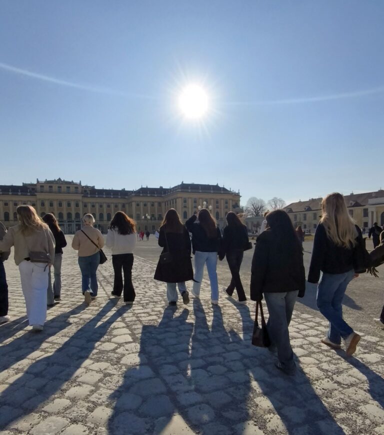 Musicalbühne und touristische Orte: Den Habsburgern auf der Spur