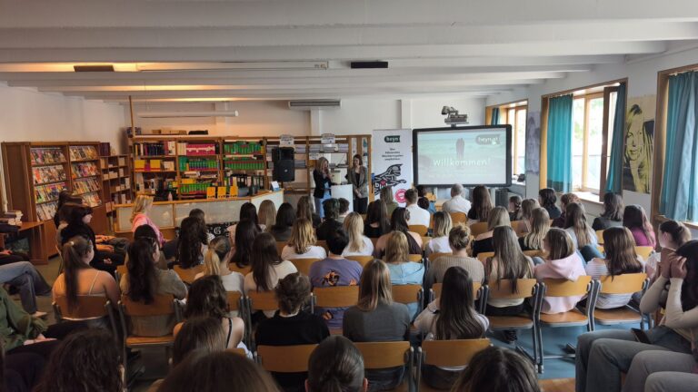 Frei.räume: Kreativtalente zeigen beim WI’MO-Schreibwettbewerb auf