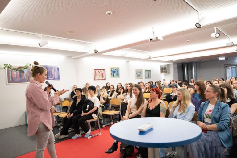 Eigene Wege gehen: Erfolgreiche Gründerinnen teilen ihre Erfahrungen